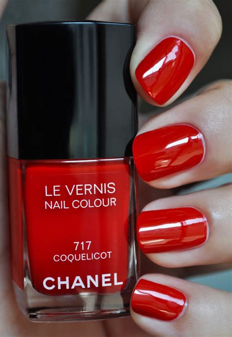 chanel le vernis 717 coquelicot|Chanel Coquelicot (717) Le Vernis Nail Colour Review.